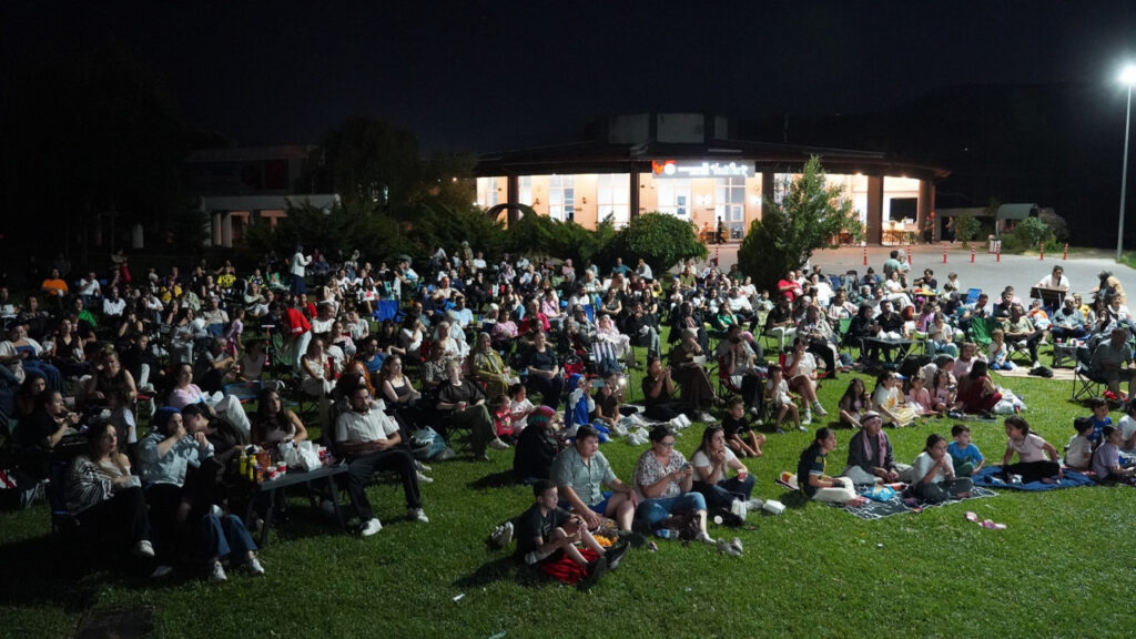 Bilecik’teki Sinema Geceleri renkli görüntülerle sona erdi